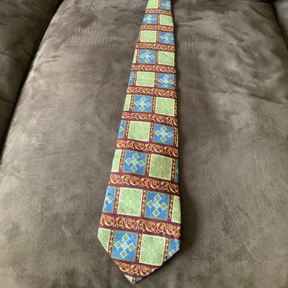 The Metropolitan Museum of Art Silk Tie - Picture 1 of 2